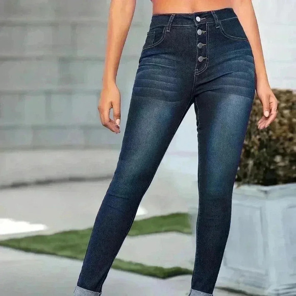 Dark Wash Casual Women's Elastic Slant Pocket Skinny Jeans - Picture 3 of 6